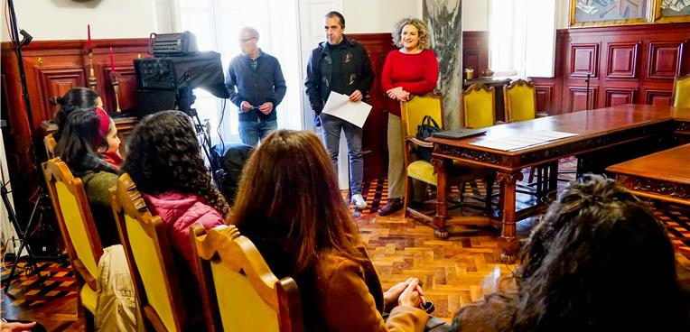 Município recebe cinco novos auxiliares de ação educativa