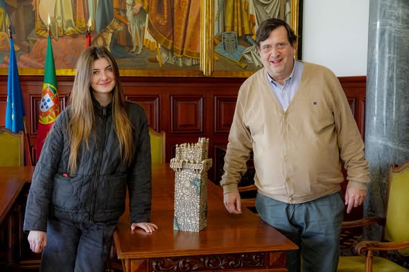 Beja recebe doação de obra que homenageia o património e a história da cidade